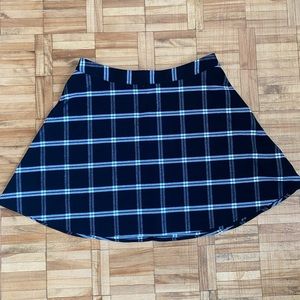 Old Navy Black and White Plaid Skirt